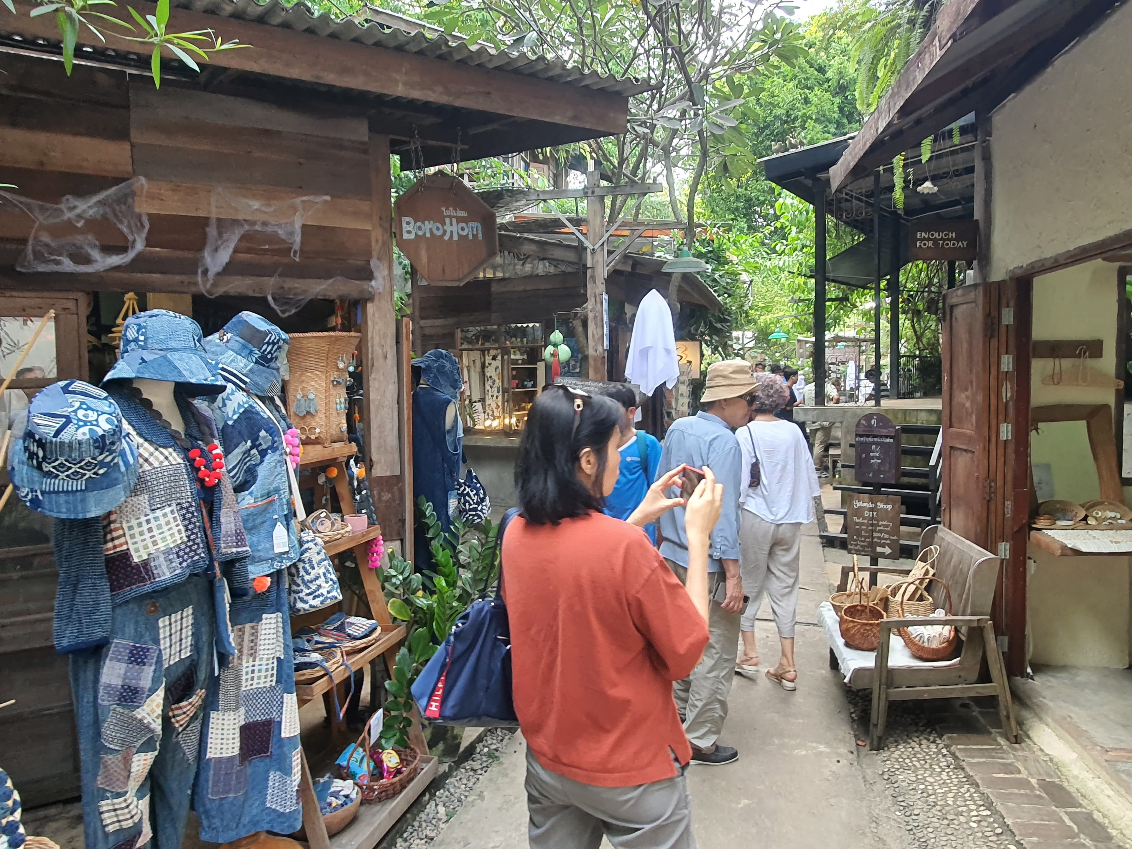 Chiang Mai Soulful Escape: Elefin Farm Elephant cafe, Cypress Lanes & Baan Kang Wat