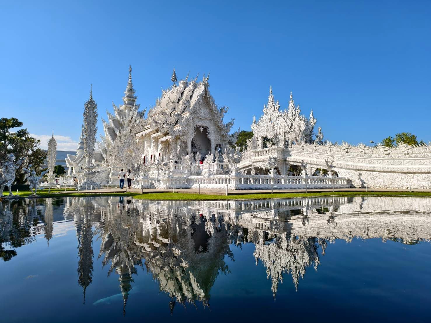 Chiang Rai Signature Temples Day Tour: White, Blue & Red from Chiang Mai