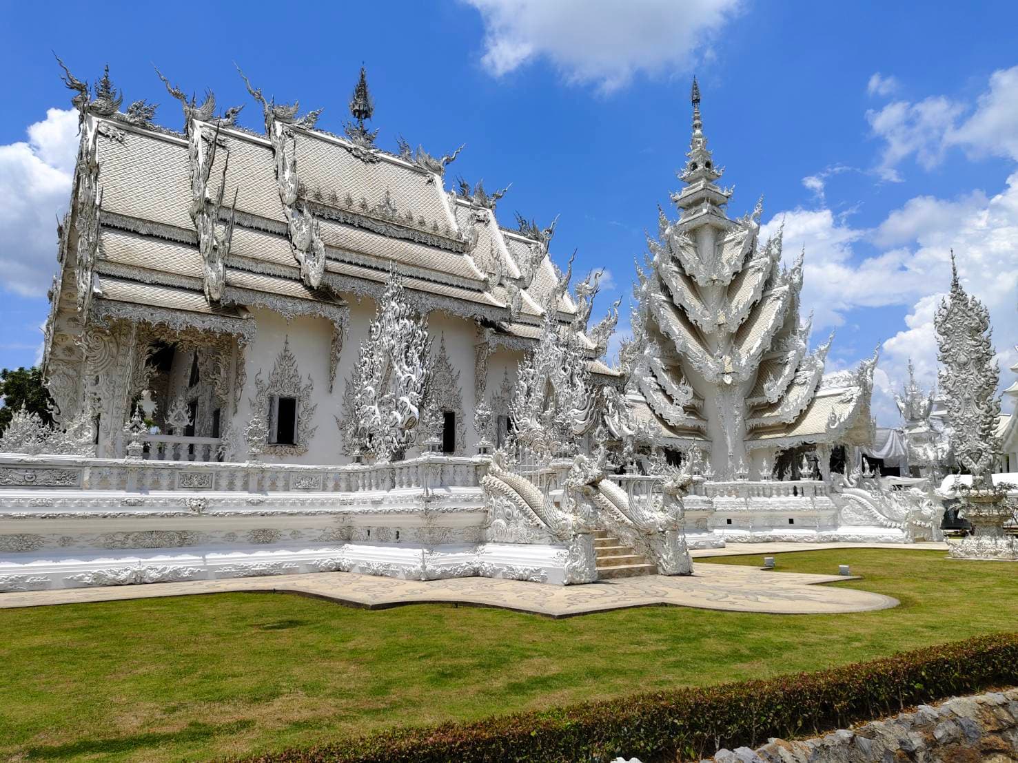 Chiang Rai Signature Temples Day Tour: White, Blue & Red from Chiang Mai